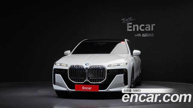 BMW i7 2023 — photo 3