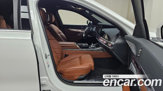 BMW i7 2023 — photo 16