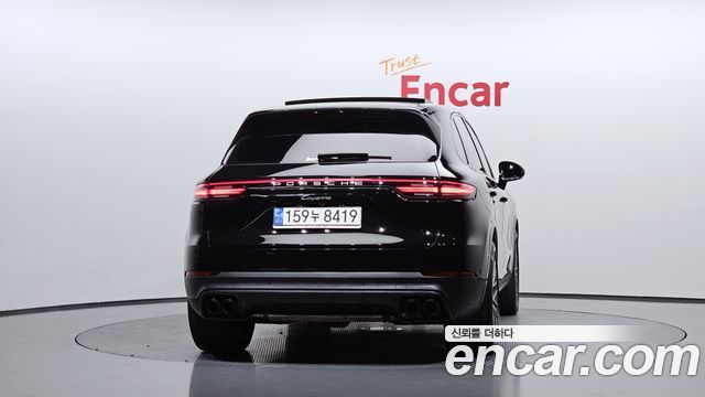 Porsche Cayenne 2023 — photo 4