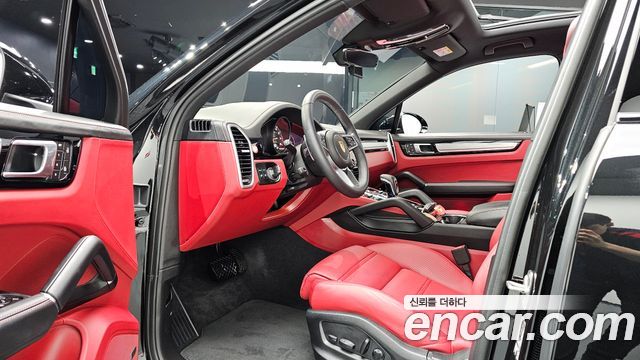 Porsche Cayenne 2023 — photo 13