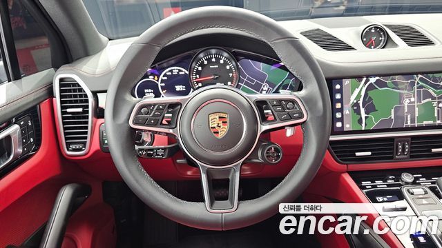 Porsche Cayenne 2023 — photo 19