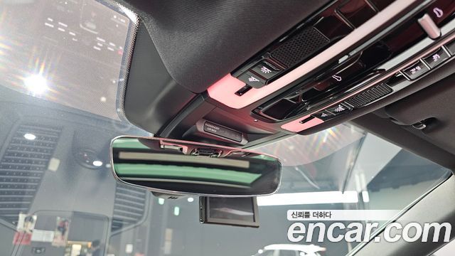 Porsche Cayenne 2023 — photo 26