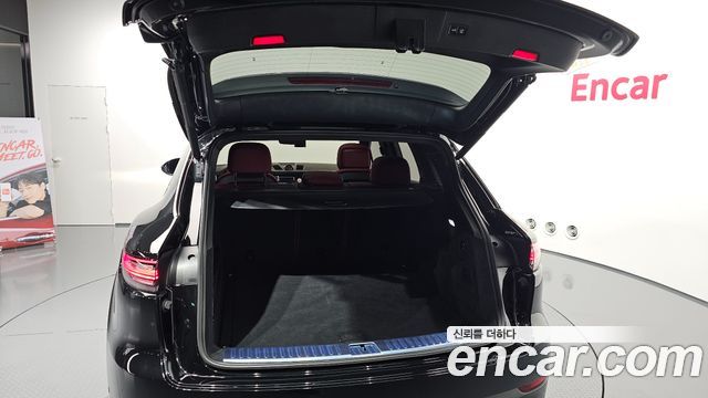Porsche Cayenne 2023 — photo 36