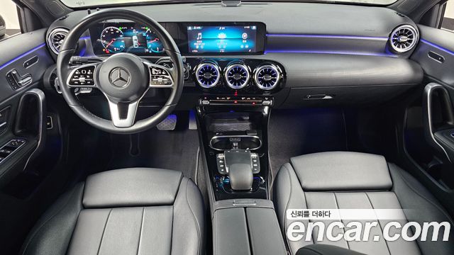 Mercedes-Benz A-Class 2021 — photo 10
