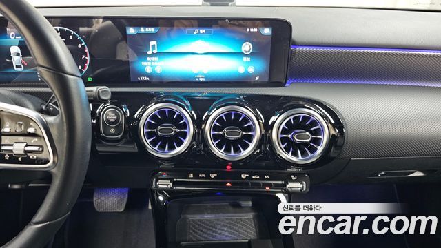 Mercedes-Benz A-Class 2021 — photo 18