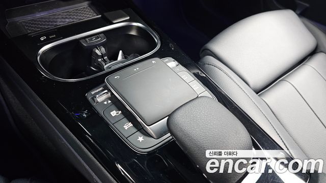 Mercedes-Benz A-Class 2021 — photo 23