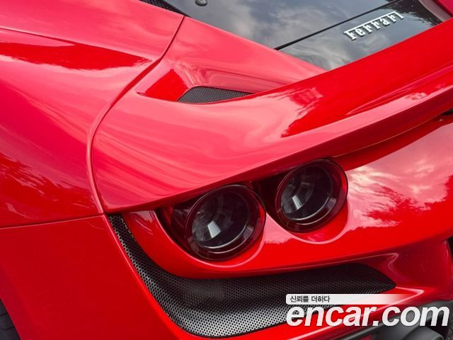 Ferrari F8 2022 — photo 5