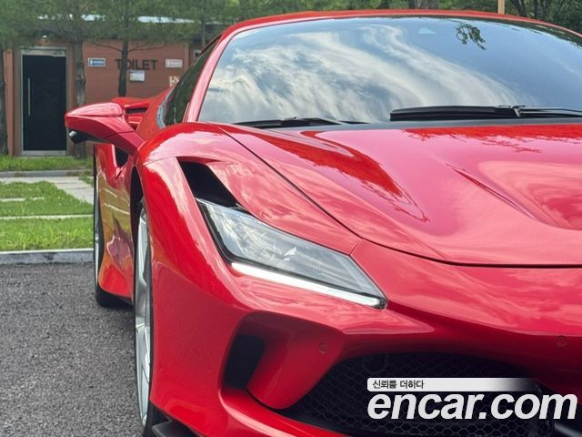 Ferrari F8 2022 — photo 6