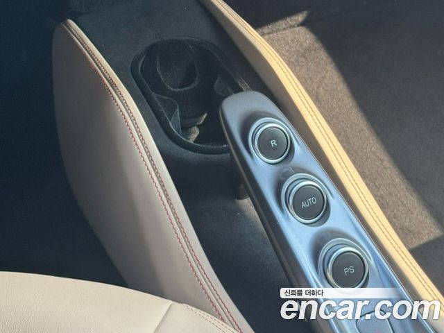 Ferrari F8 2022 — photo 9