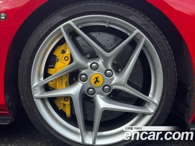 Ferrari F8 2022 — photo 17