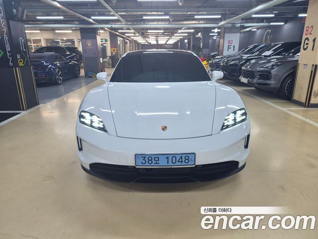 Porsche Taycan 2025 — photo 3