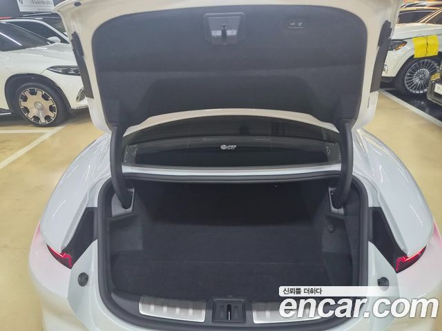 Porsche Taycan 2025 — photo 12