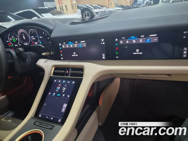 Porsche Taycan 2025 — photo 14