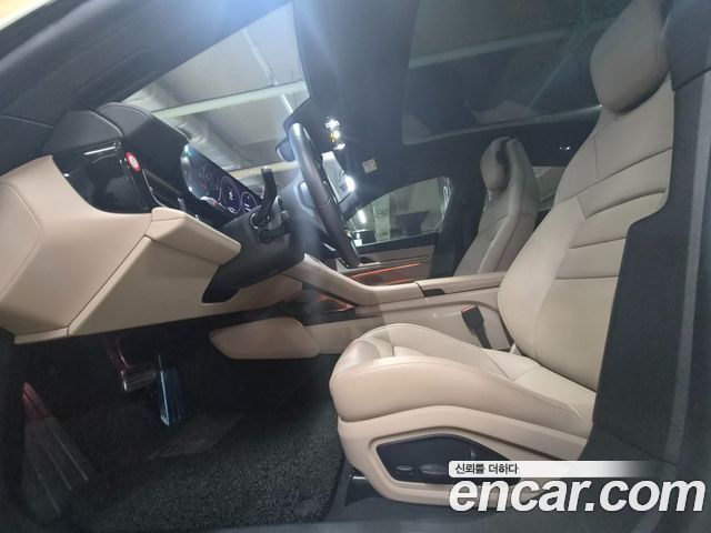 Porsche Taycan 2025 — photo 16