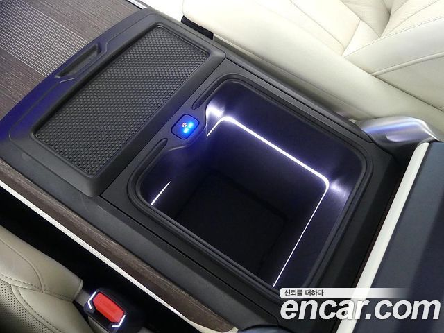 Land Rover Range Rover 2023 — photo 14