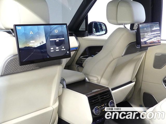 Land Rover Range Rover 2023 — photo 18