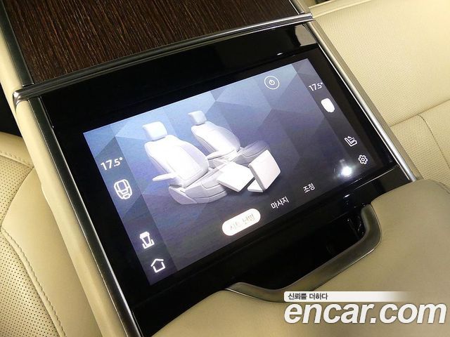 Land Rover Range Rover 2023 — photo 19