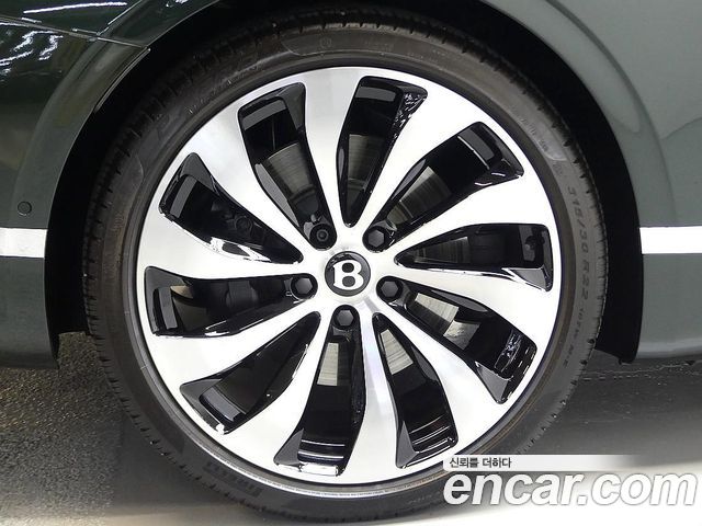 Bentley Continental 2024 — photo 5