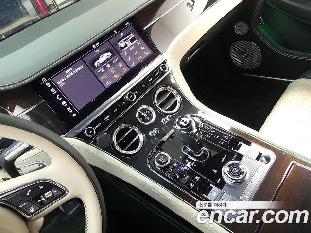 Bentley Continental 2024 — photo 10