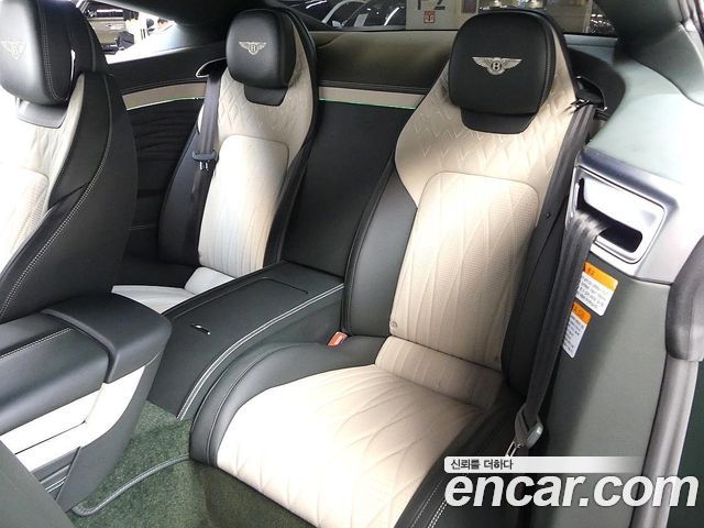 Bentley Continental 2024 — photo 14