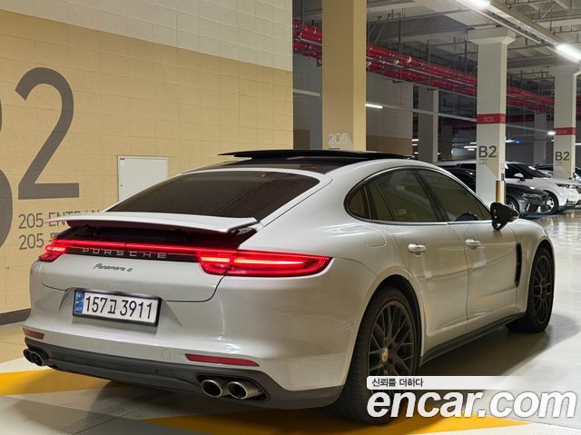 Porsche Panamera 2018 — photo 4