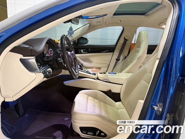 Porsche Panamera 2018 — photo 8