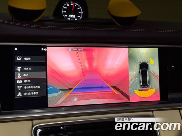 Porsche Panamera 2018 — photo 11