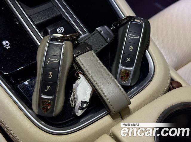Porsche Panamera 2018 — photo 14