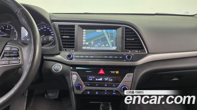 Hyundai AVANTE 2016 — photo 14