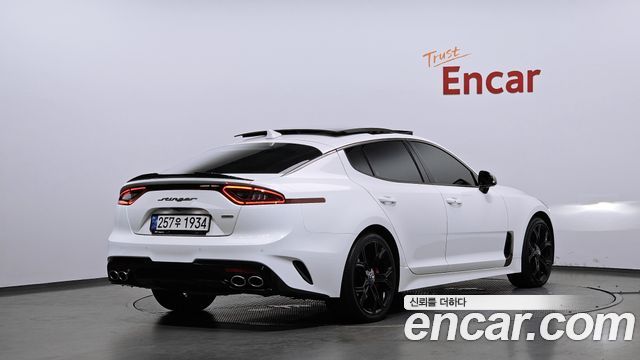 Kia Stinger 2018 — photo 2