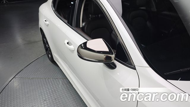 Kia Stinger 2018 — photo 32