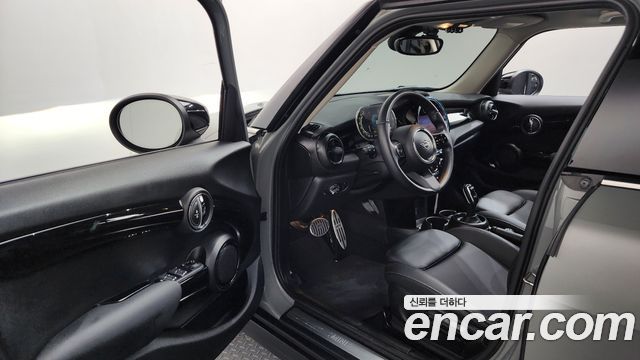 Mini Cooper 2022 — photo 13