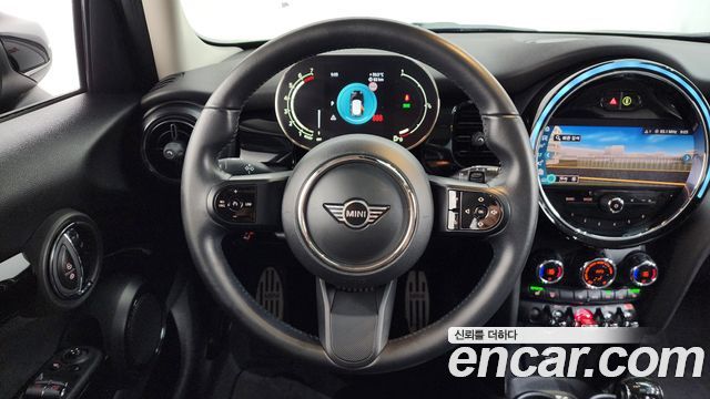Mini Cooper 2022 — photo 18