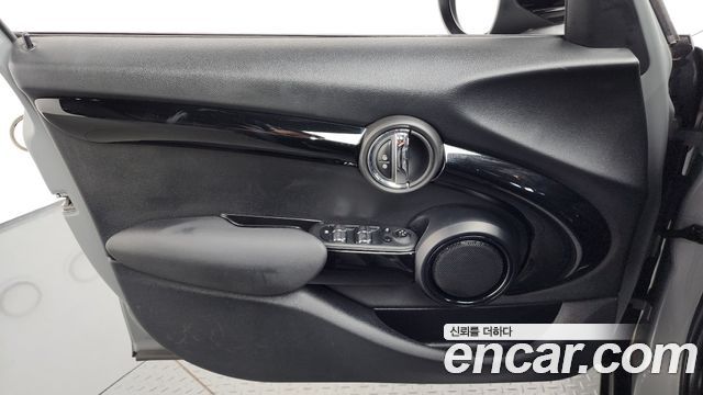 Mini Cooper 2022 — photo 14