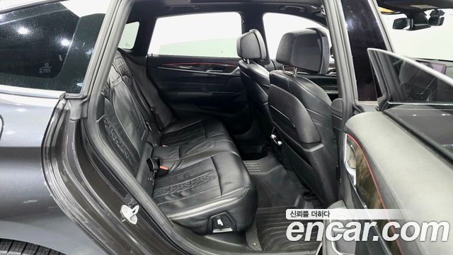 BMW Gran Turismo 2019 — photo 12