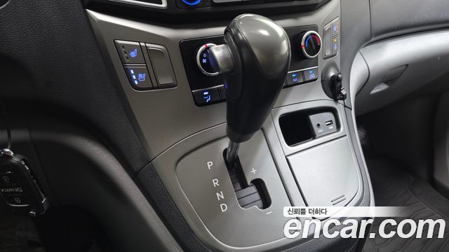 Hyundai Starex 2018 — photo 9