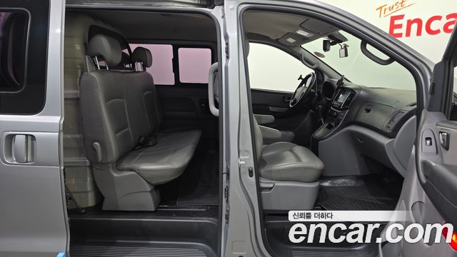 Hyundai Starex 2018 — photo 11