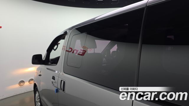Hyundai Starex 2018 — photo 19