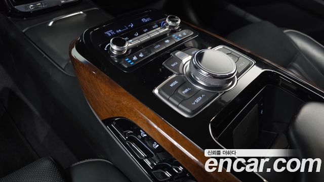 Genesis EQ900 2017 — photo 25