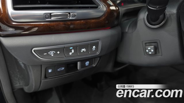 Genesis EQ900 2017 — photo 28
