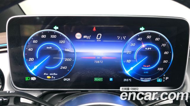Mercedes-Benz EQE 2023 — photo 11