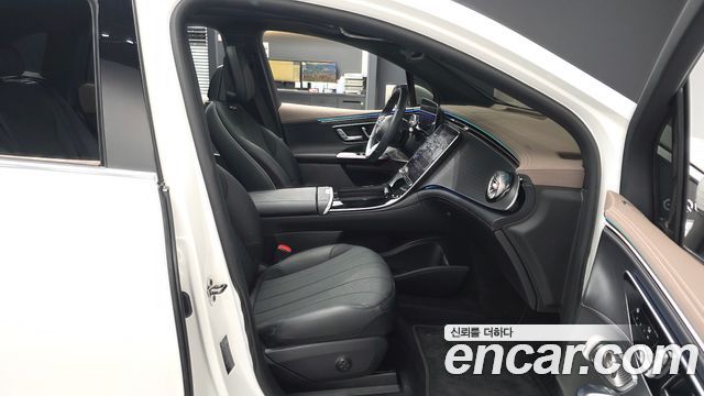 Mercedes-Benz EQE 2023 — photo 17