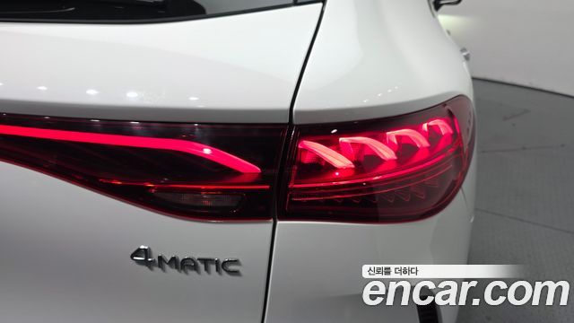 Mercedes-Benz EQE 2023 — photo 9