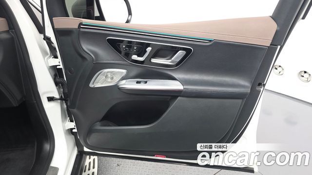 Mercedes-Benz EQE 2023 — photo 14