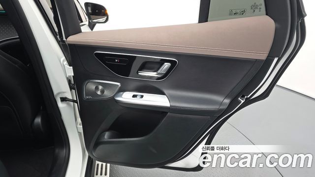 Mercedes-Benz EQE 2023 — photo 15