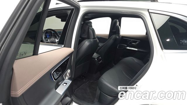 Mercedes-Benz EQE 2023 — photo 16