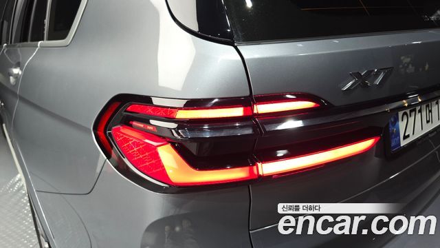 BMW X7 2025 — photo 9