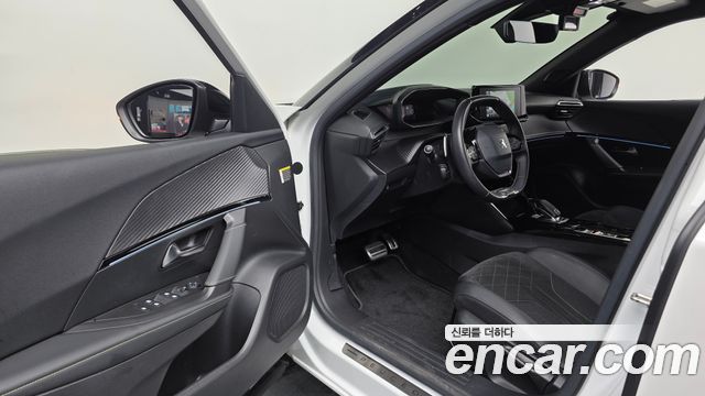 Peugeot 2008 2021 — photo 13
