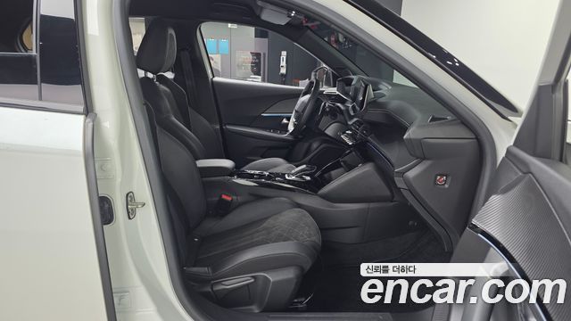 Peugeot 2008 2021 — photo 17