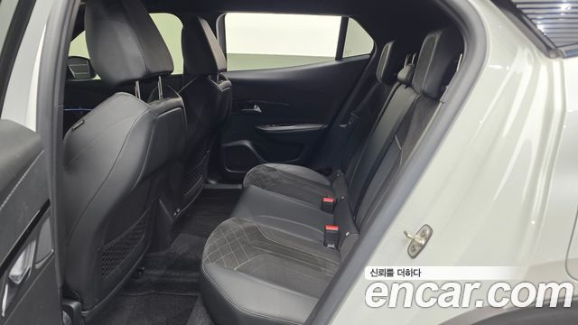 Peugeot 2008 2021 — photo 18